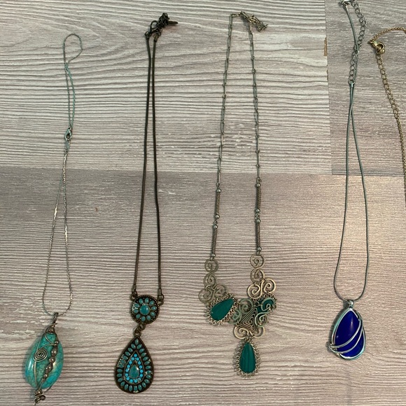 necklaces and 5 charms - read! - Picture 7 of 12